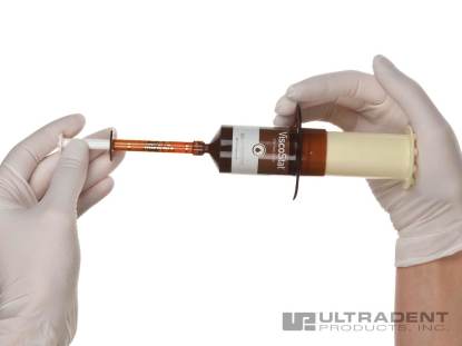 5_ViscoStat-Clinical_IndiSpense-syringe-loading